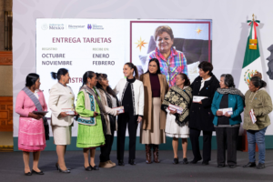 Mujeres con Bienestar: la entrega de tarjetas sigue en 2025