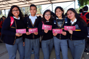 ¿Cuánto recibirán los estudiantes de bachillerato en el primer pago de la Beca Benito Juárez?