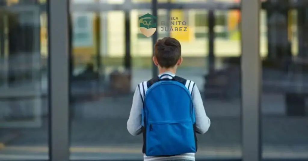¿Cómo cambiar de escuela sin perder tu Beca Benito Juárez